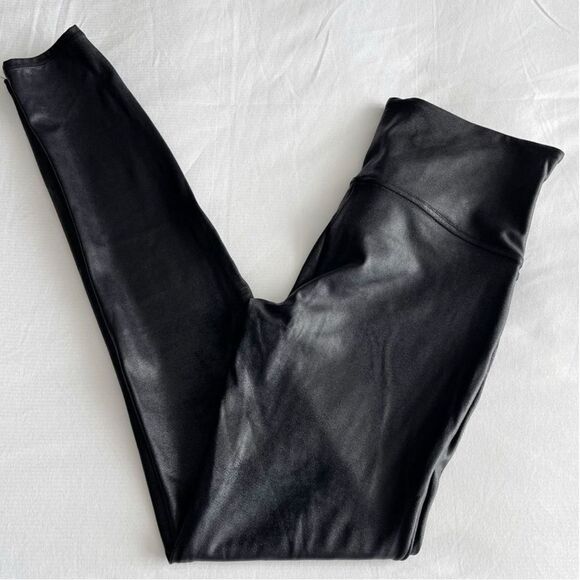 SPANX Faux Leather High Waisted Leggings in Black Size Large Petite Style 2437 - Picture 11 of 15